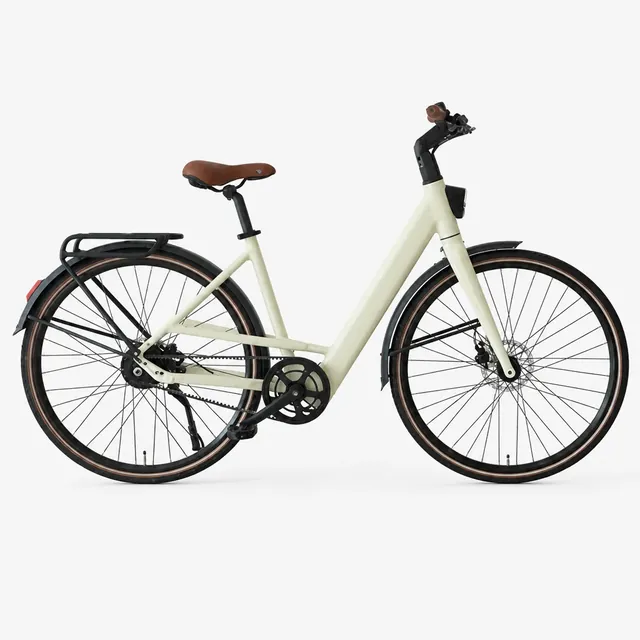 City commuter e-bike with step-through frame